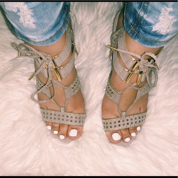 Shoes - 🔥CLEARANCED🔥👉Taupe Suede Lace up Laser cut Heel